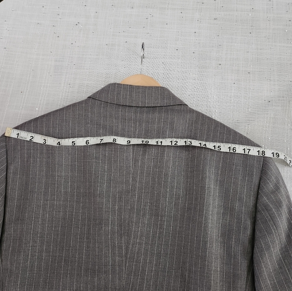 Burberry Blazer - Picture 14 of 16